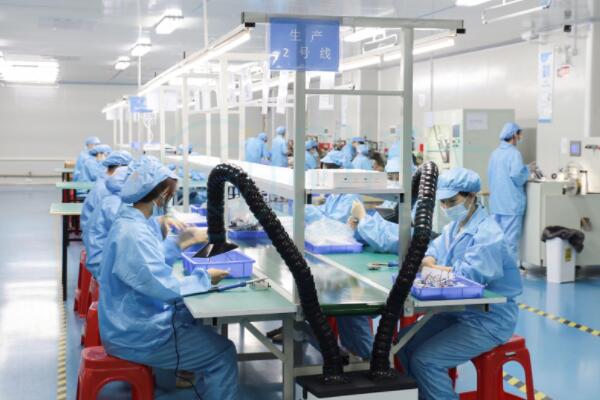 刷博士儿童电动牙刷的生产车间